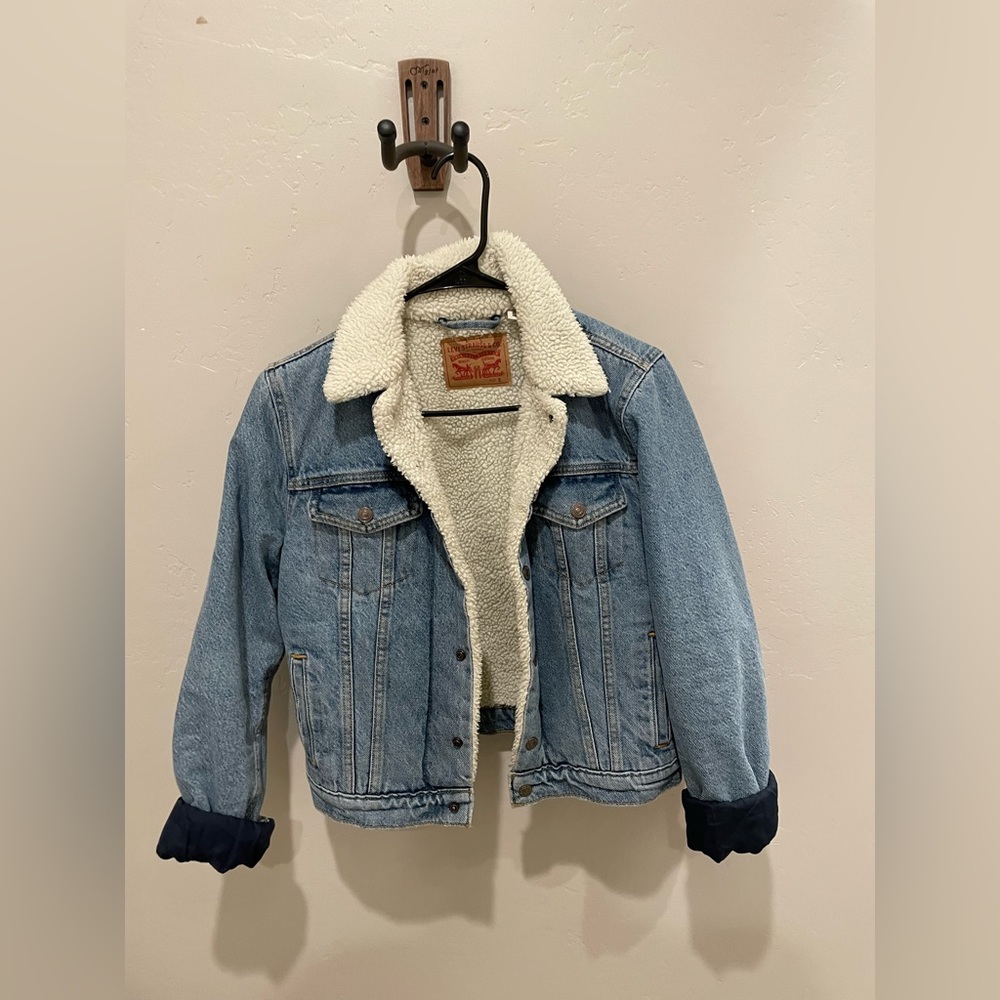 Women’s levi small jean jacket